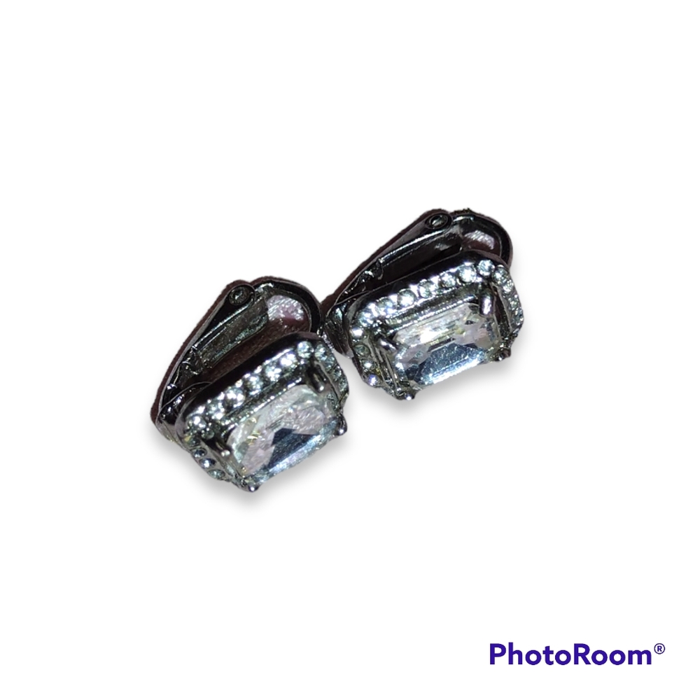 Clip on earrings - Picture 2 of 3